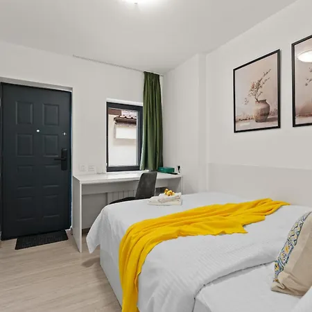 Continetal Estudio Bükreş