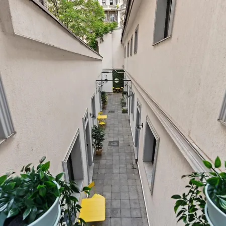 Daire Continetal Estudio Bükreş